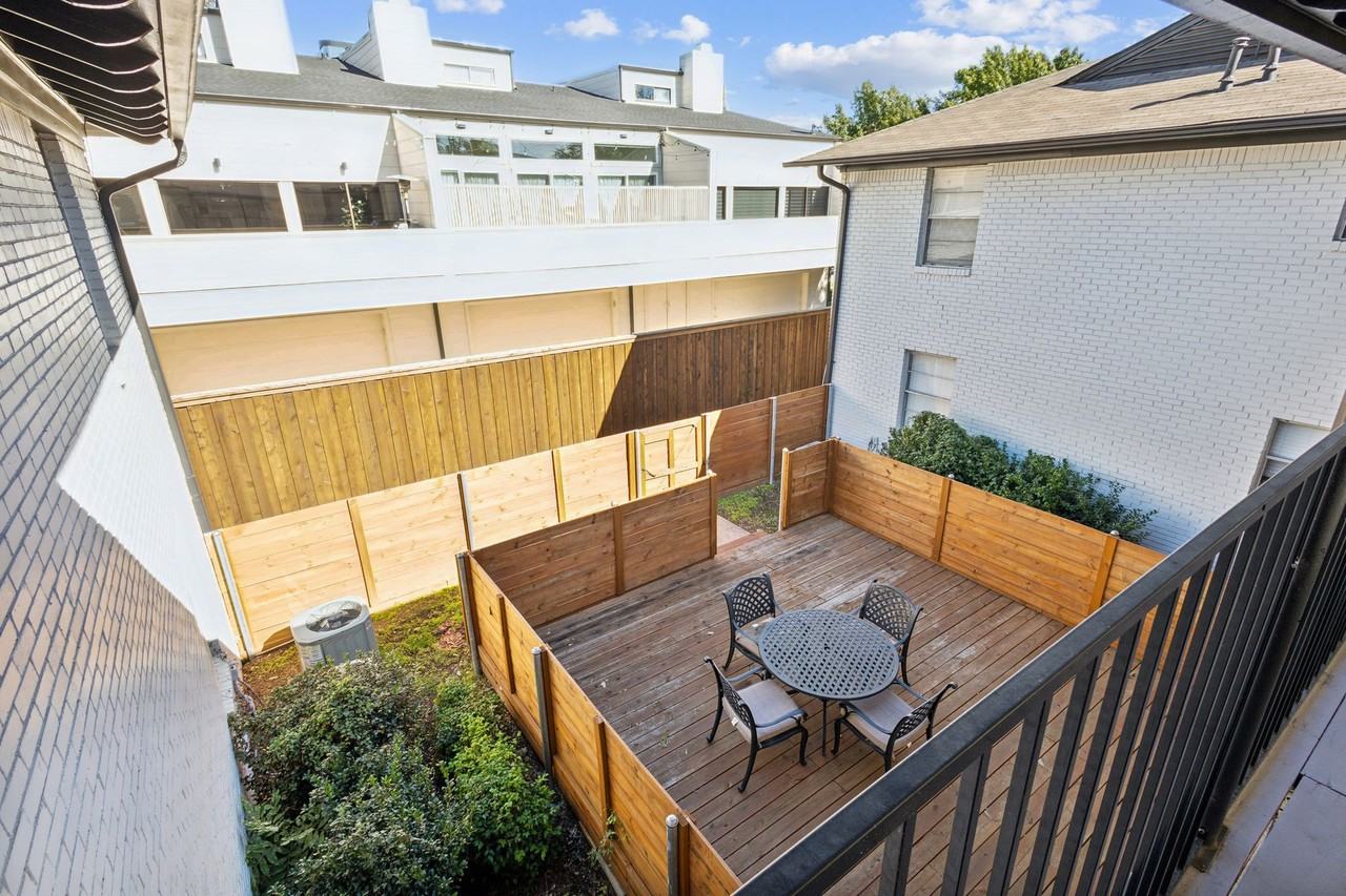 4321 Cole Ave - Photo 3 of 8