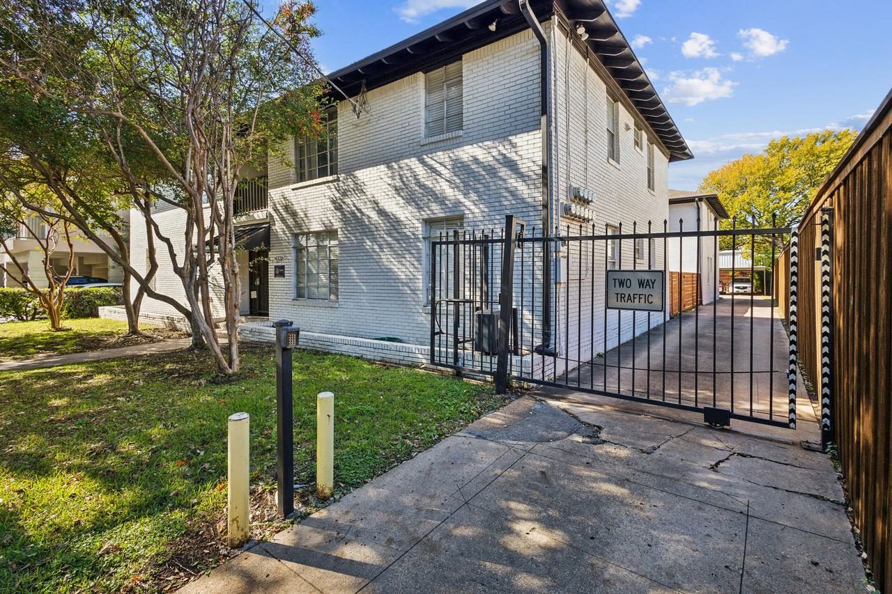 4321 Cole Ave - Photo 7 of 8