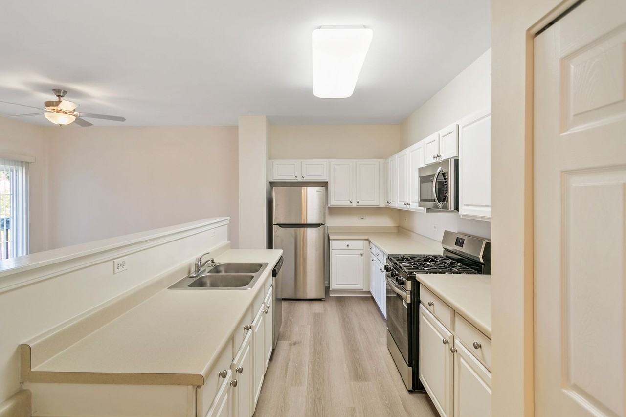 1141 Mount Vernon Dr - Photo 2 of 20