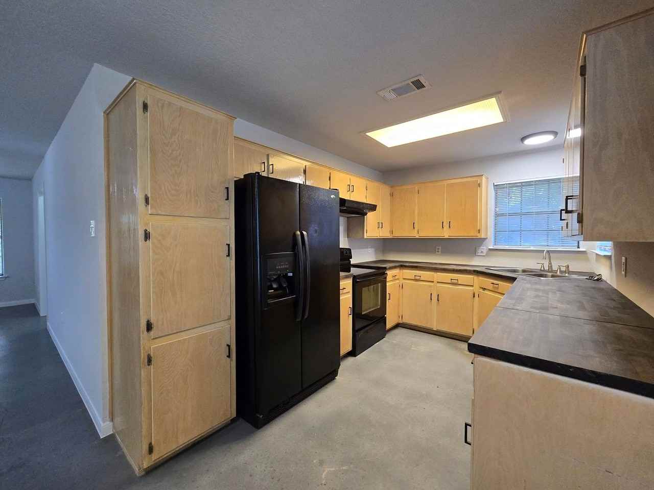 2504 Pixton Dr - Photo 3 of 24