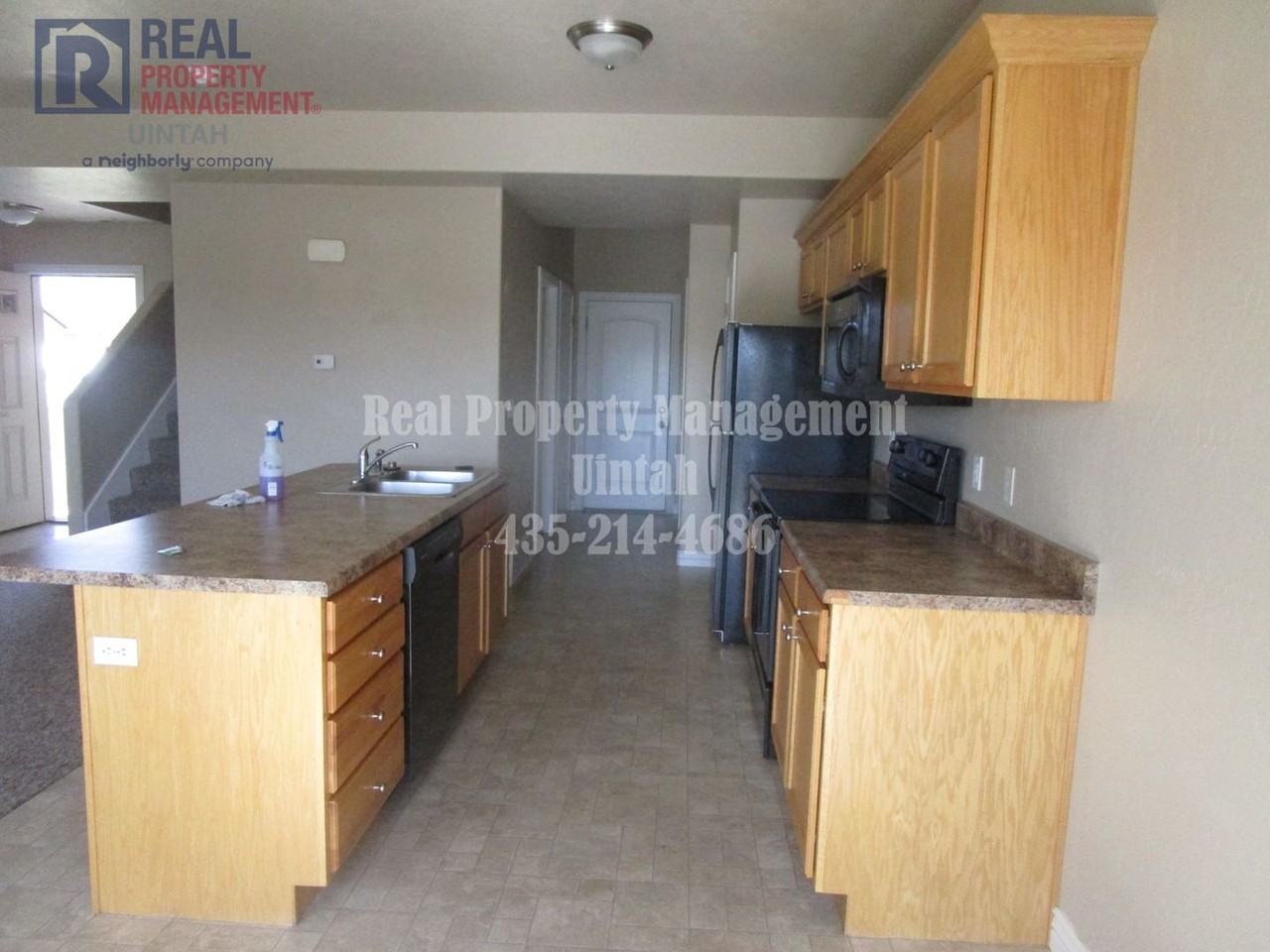 204 E 1150 S - Photo 3 of 12