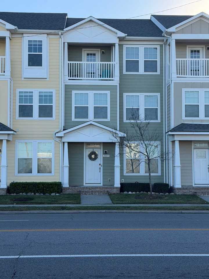 1005 E Ocean View Ave