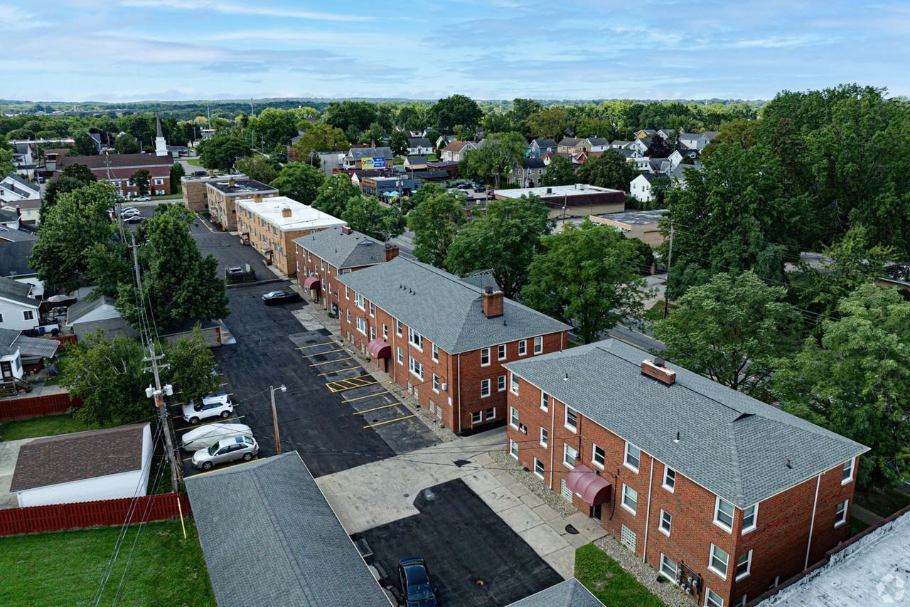 4701 Broadview Road - Photo 2 of 13