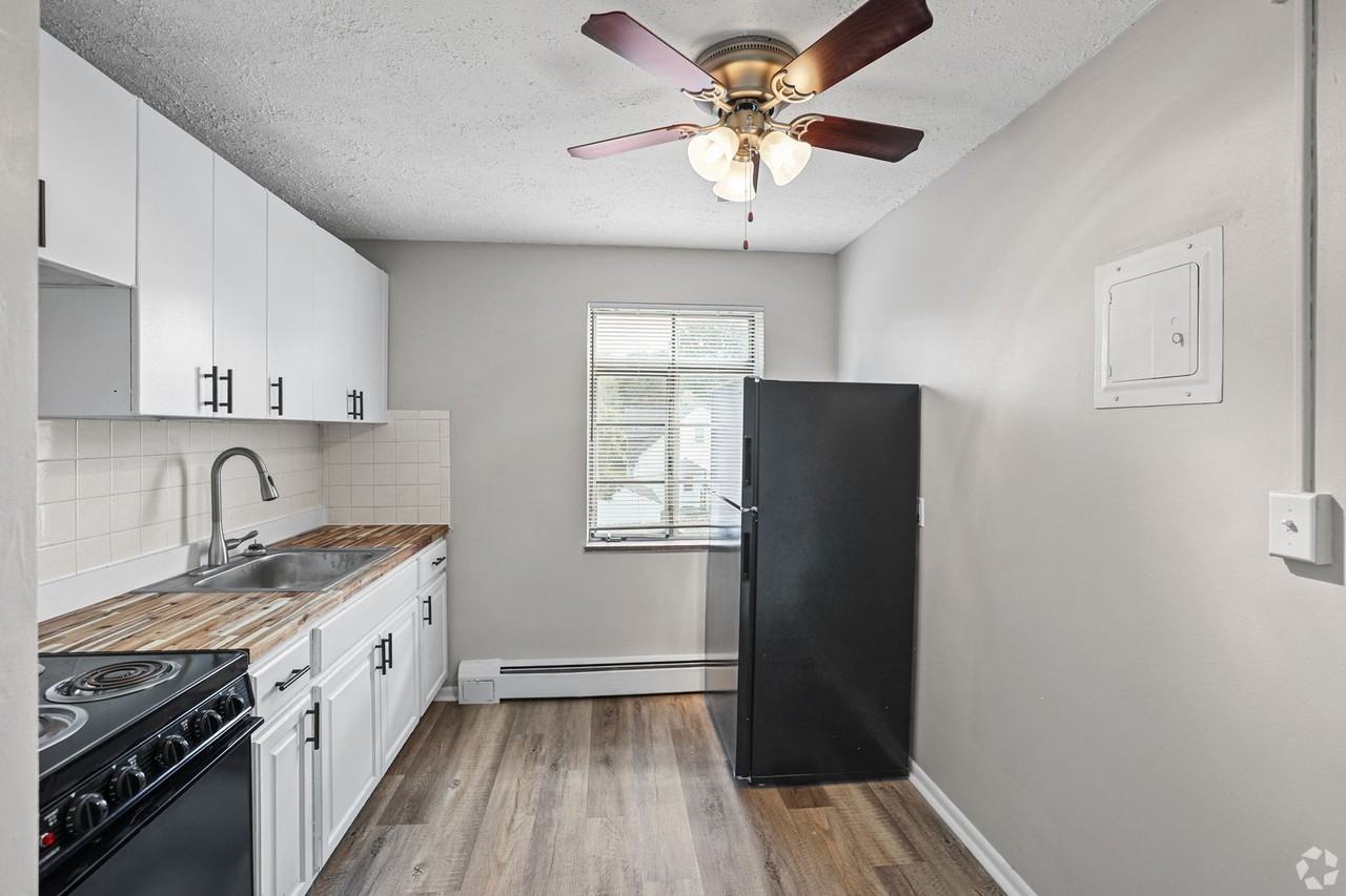 4701 Broadview Road - Photo 4 of 13