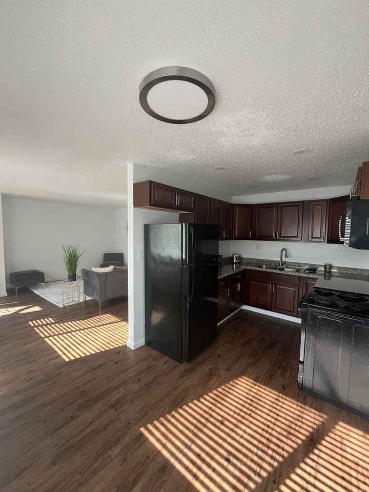 Vintage Heights - Photo 2 of 6