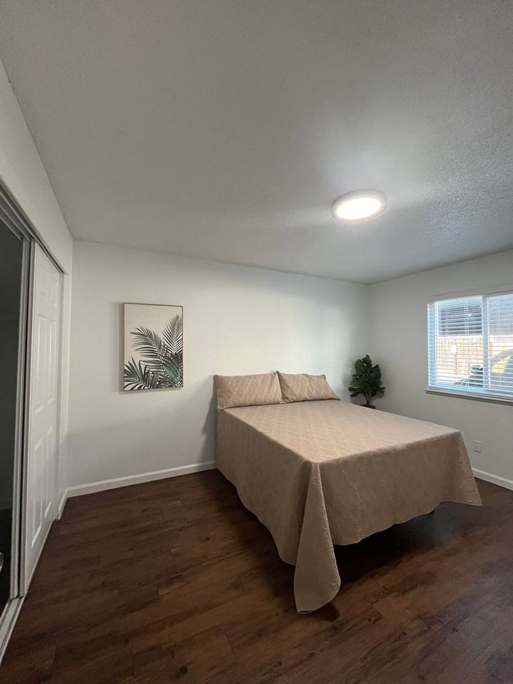 Vintage Heights - Photo 4 of 6