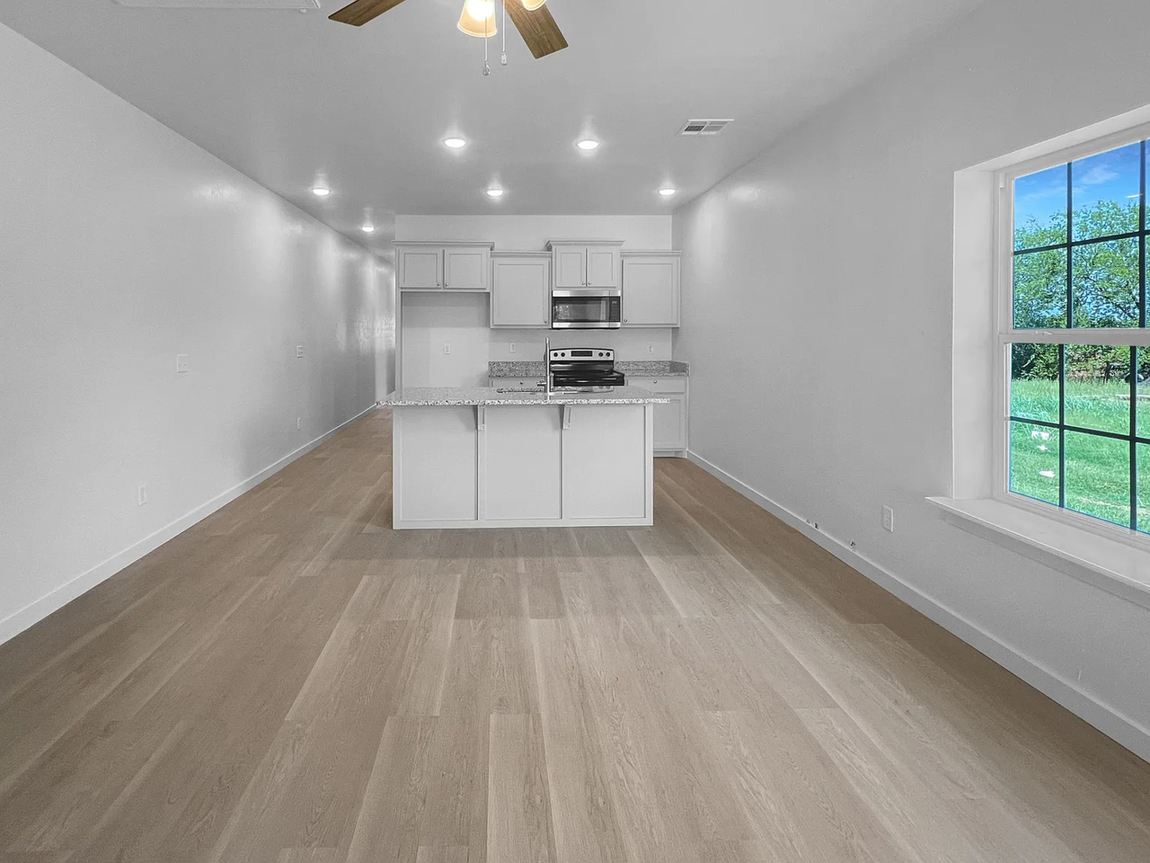 1311 Southwest Wisconsin Avenue - Photo 3 of 7