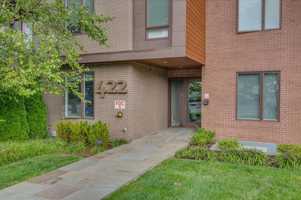 featured image of 422 E Boston Post Rd