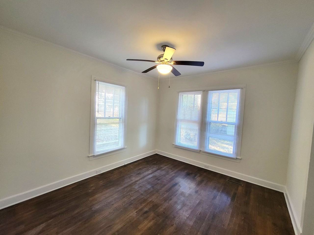 505 Ross Ave - Photo 7 of 13