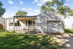 featured image of 2215 S Green St