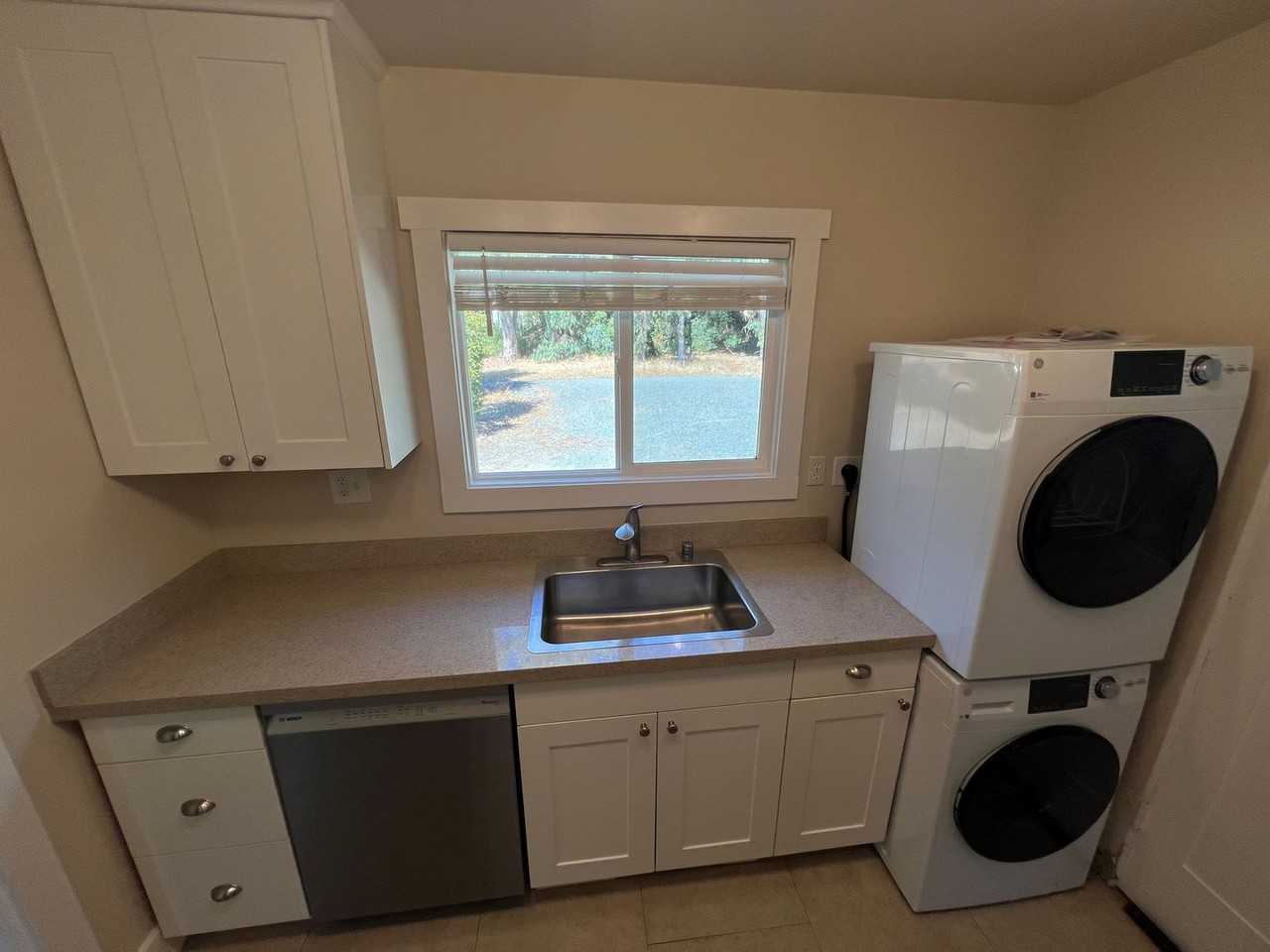 Dolores - Photo 3 of 27