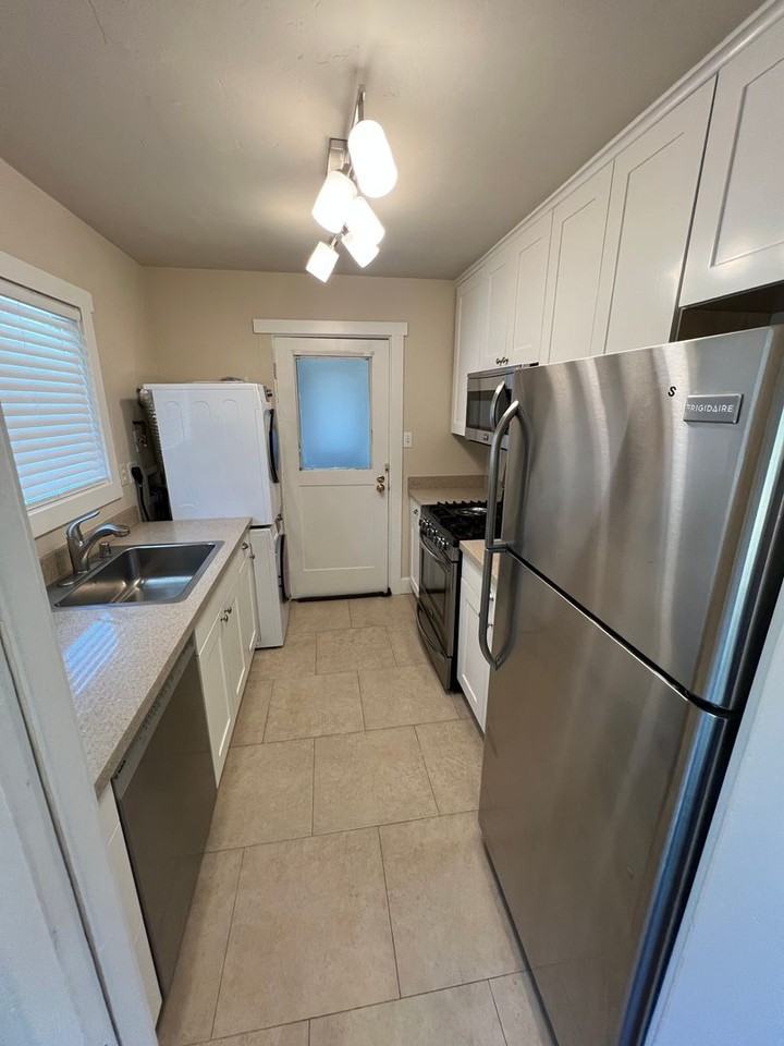 Dolores - Photo 4 of 27