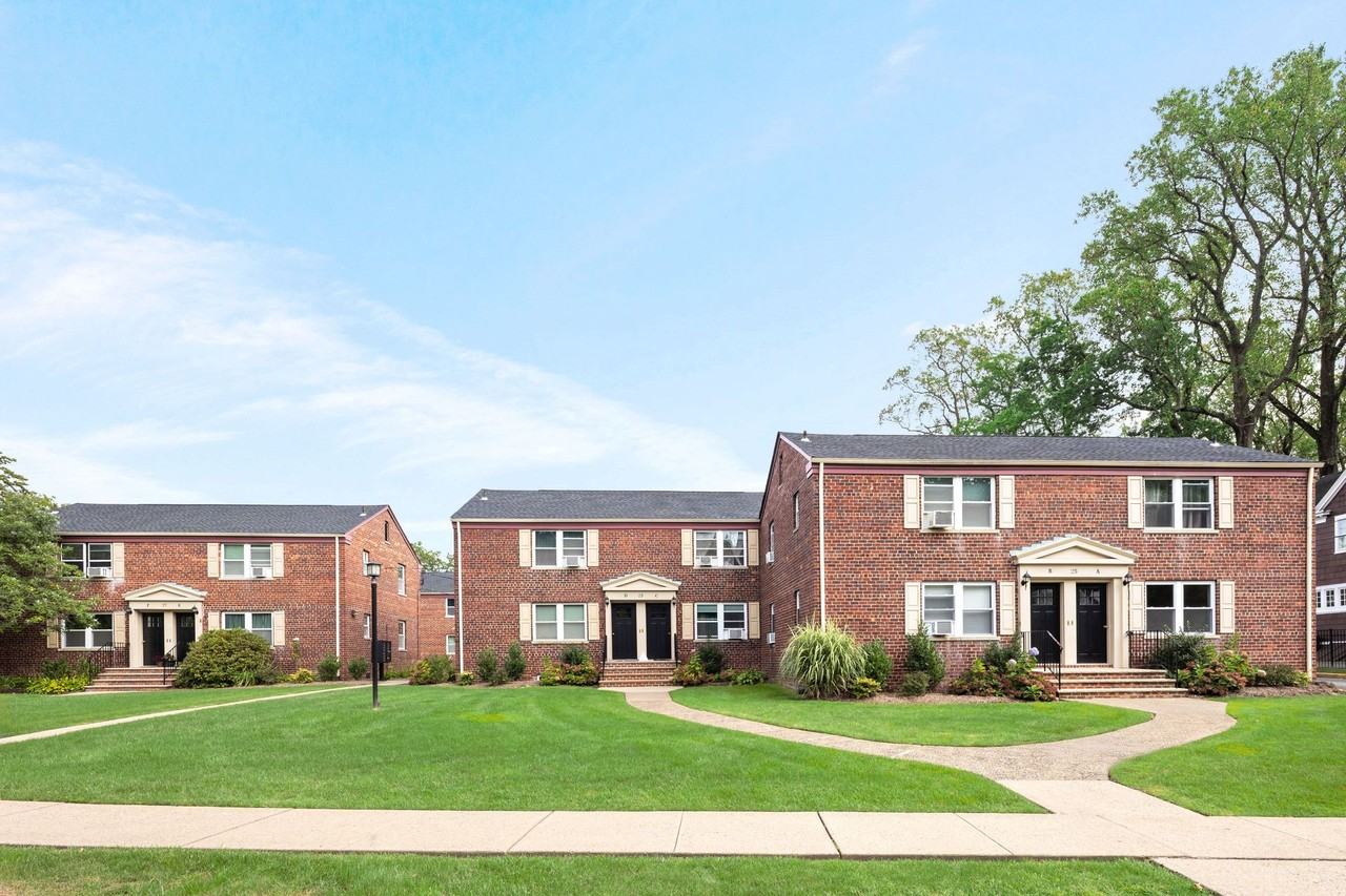 Park View At Montclair - Photo 4 of 19