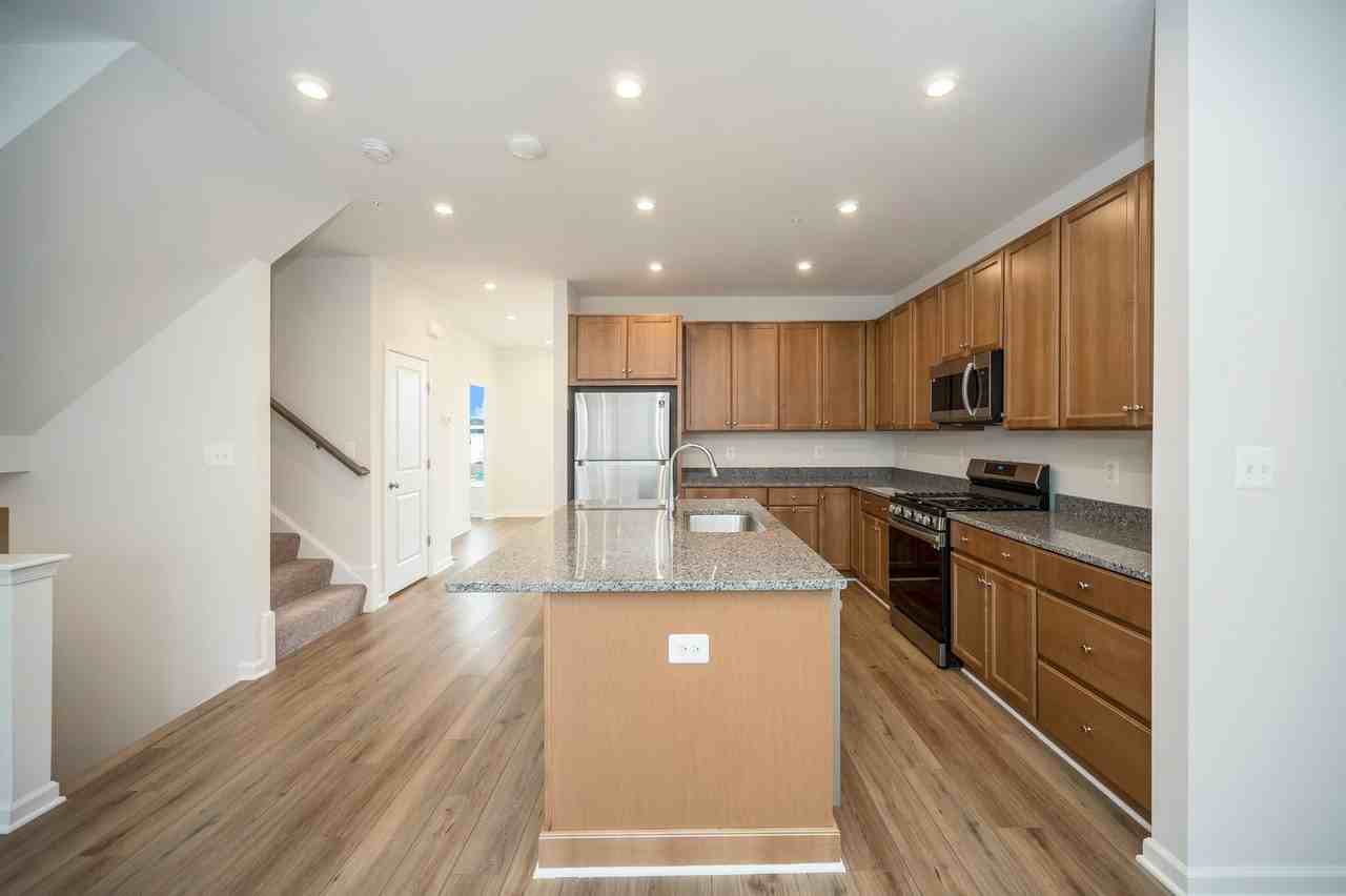 360 Coastal Avenue - Photo 5 of 24