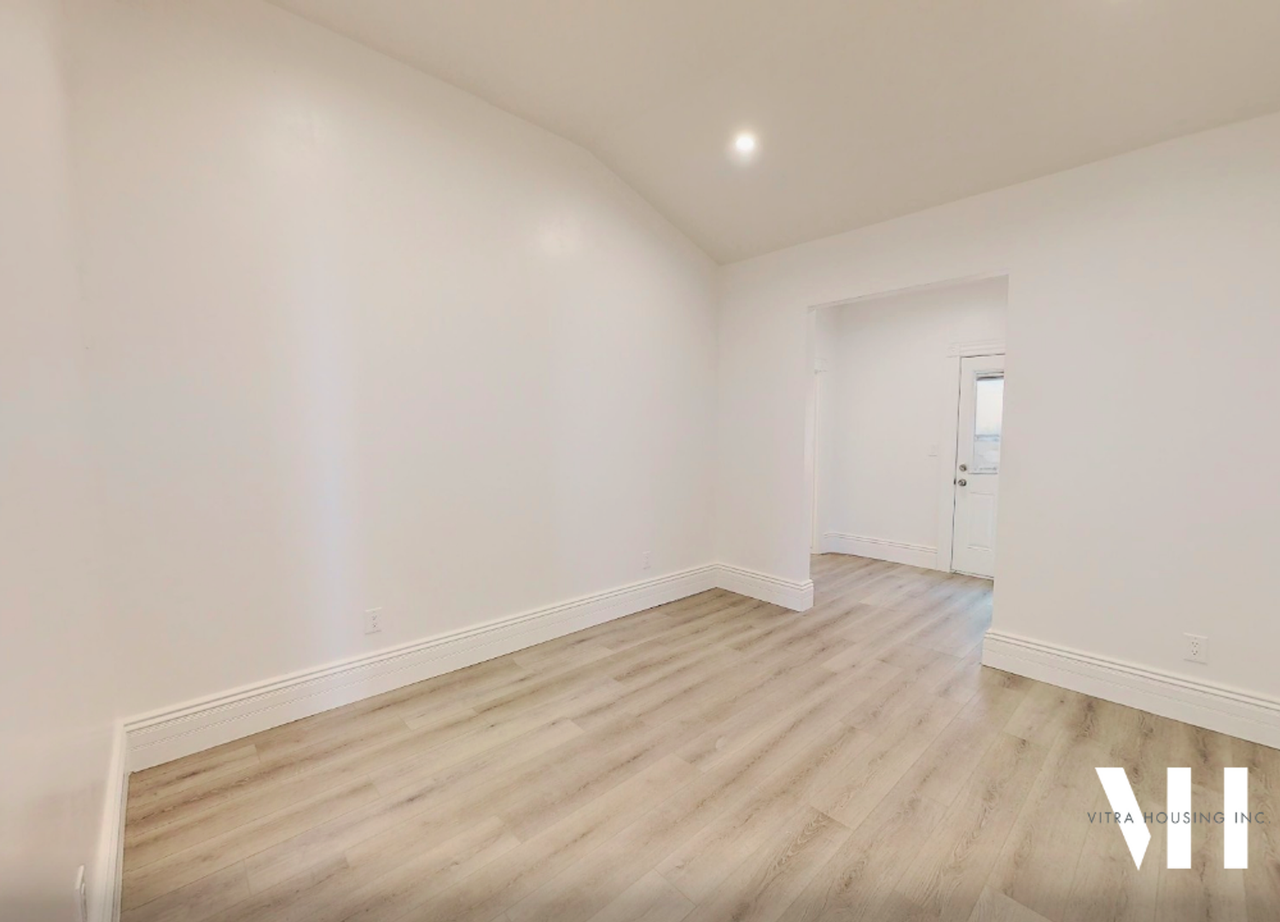 1030 West Apartments: Two, Four, & Five Bedrooms Near USC Campus! - Photo 5 of 49