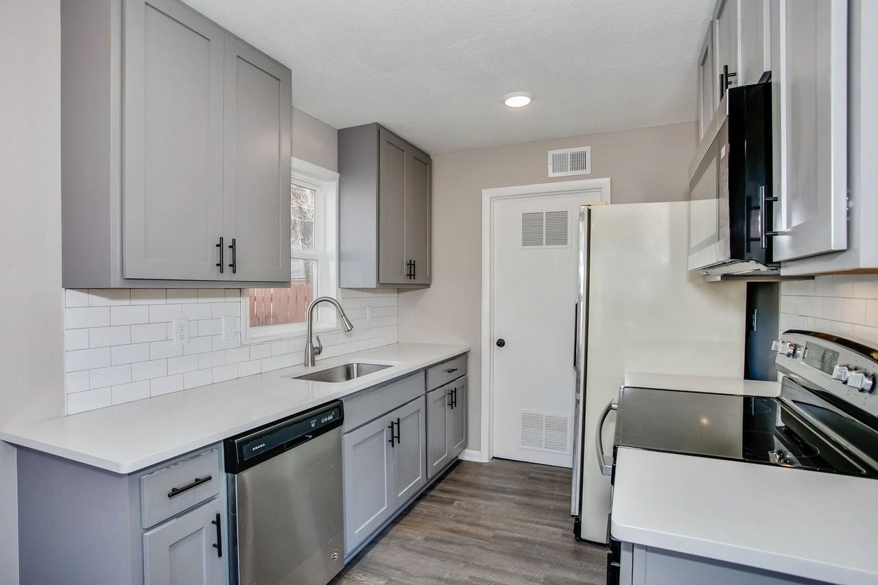 1344 South Saint Paul Street - Photo 6 of 12