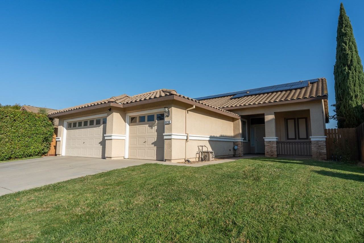 9236 Heathfield Way - Photo 2 of 34