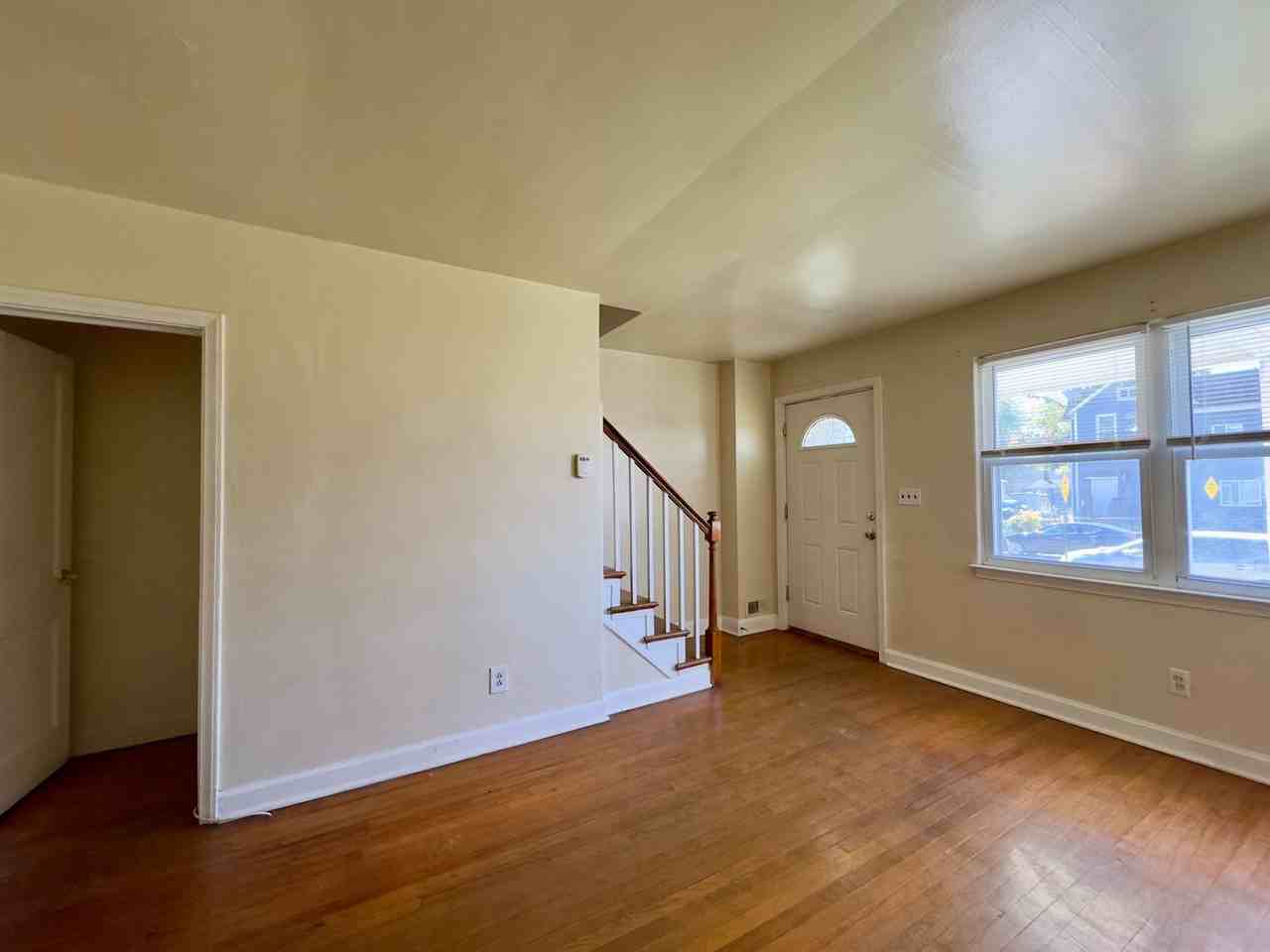 824 Glenwood Ave - Photo 2 of 17