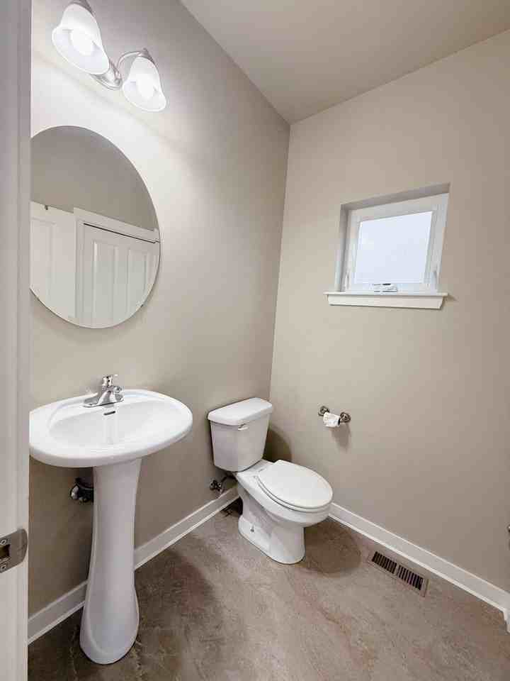 320 Tremont Ave - Photo 5 of 20