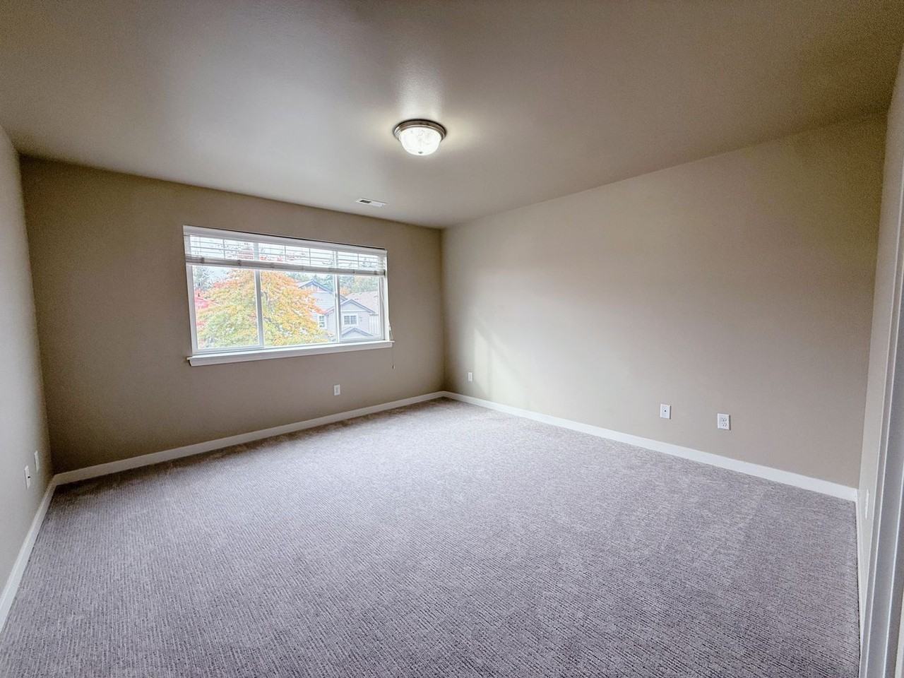 320 Tremont Ave - Photo 6 of 20