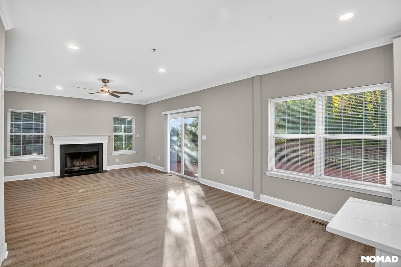 7 Hickory St