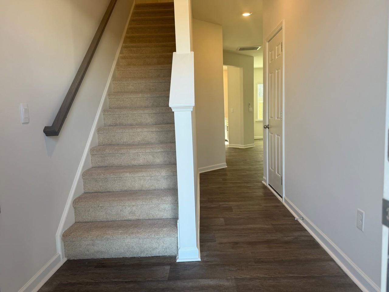 408 Ember St - Photo 2 of 37