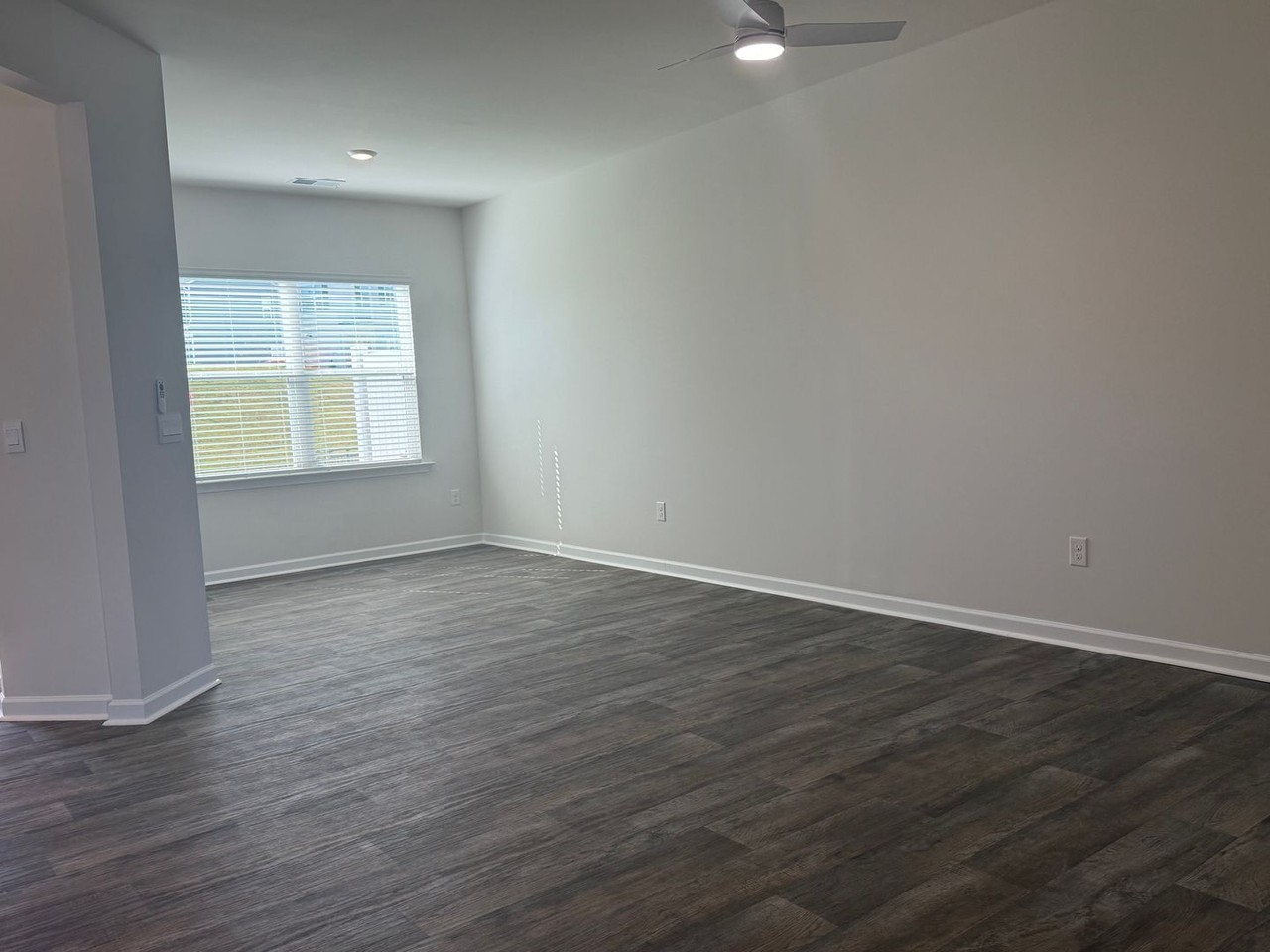408 Ember St - Photo 3 of 37