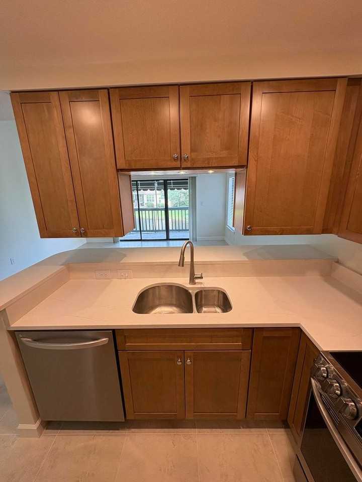 314 Westlake Court - Photo 7 of 25