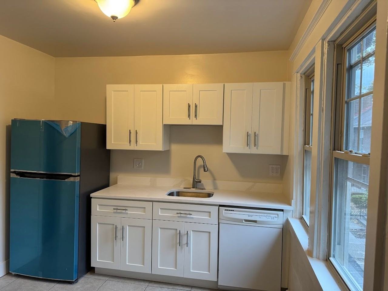 5716 Beacon Street - Photo 4 of 35