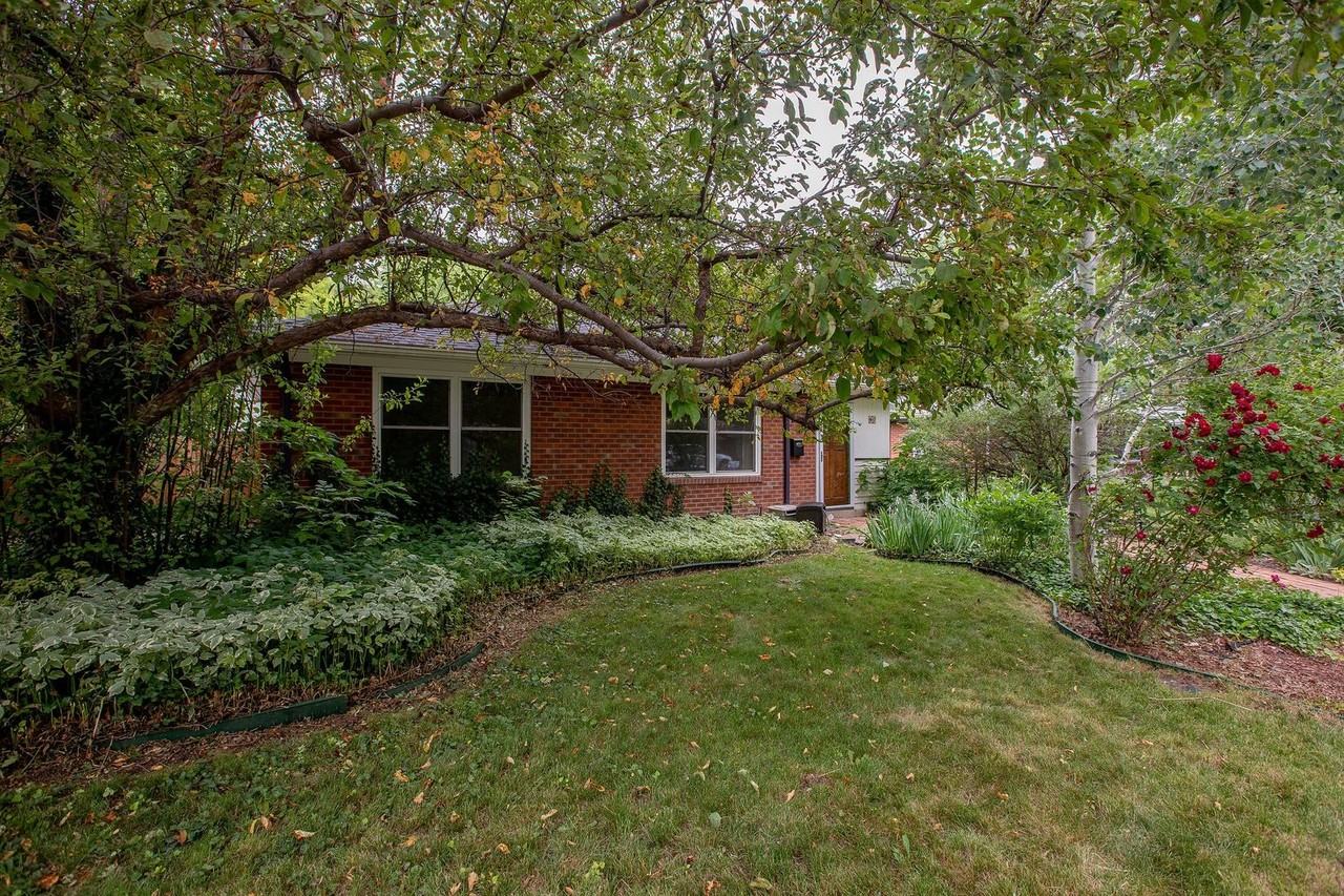 80 Circle Drive - Photo 3 of 42