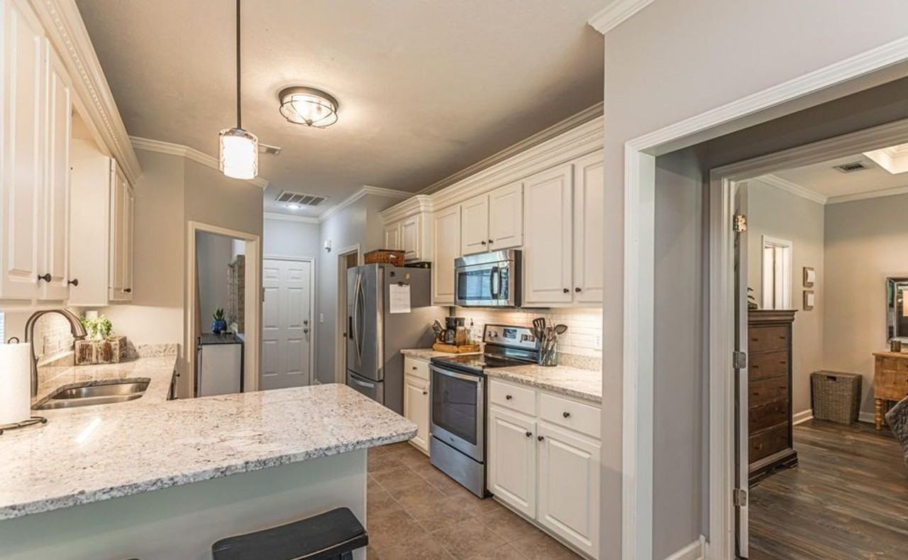 123 Creekside Drive - Photo 2 of 21