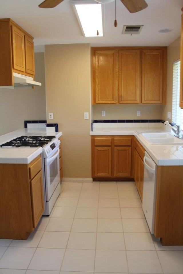 3922 May Court - Photo 4 of 10