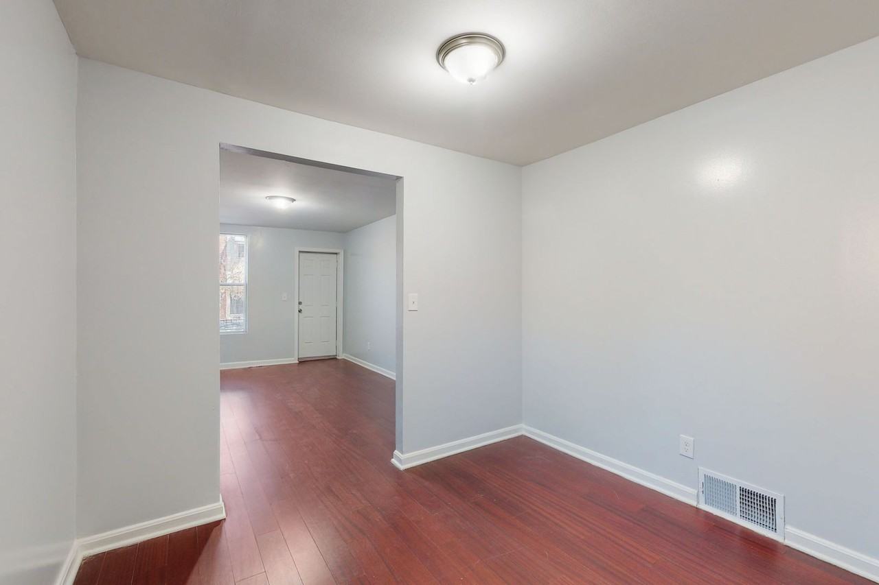 618 N Montford Ave - Photo 6 of 20