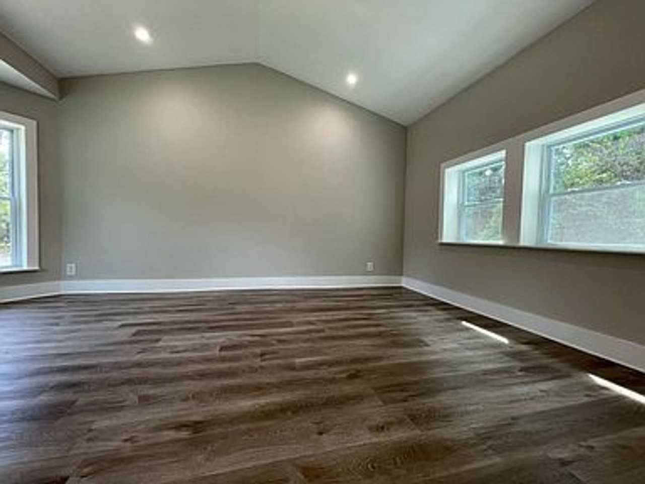 1436 Sharon St Nw - Photo 3 of 13