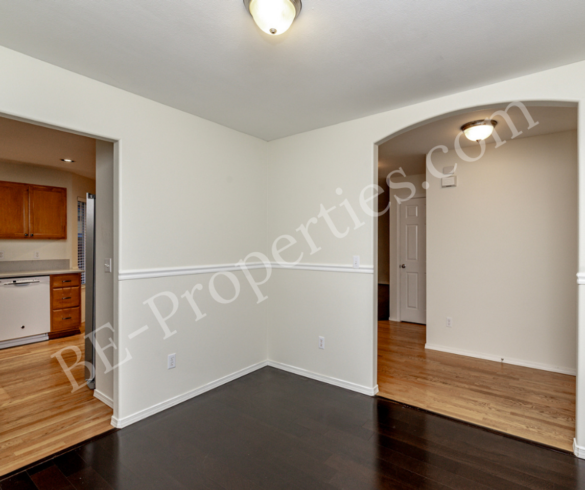 12701 166th Street Ct E - Photo 7 of 37