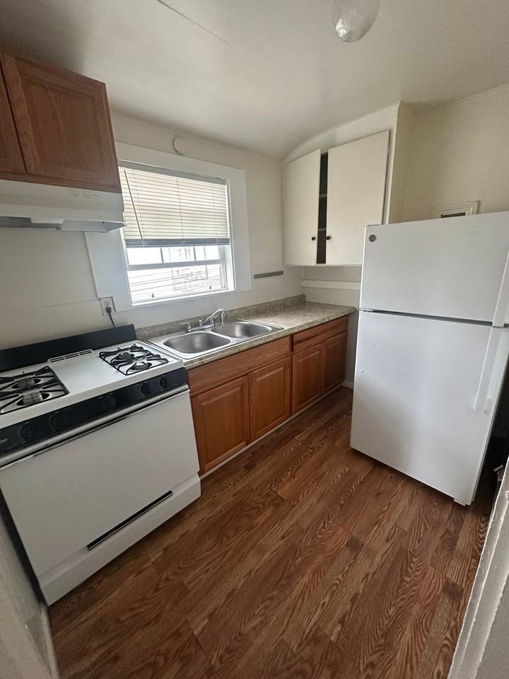 1210 11th Street - Photo 7 of 9