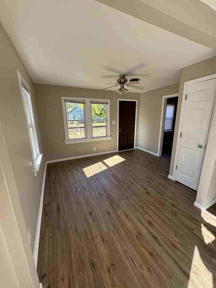 7823 Spruce St - Photo 2 of 6