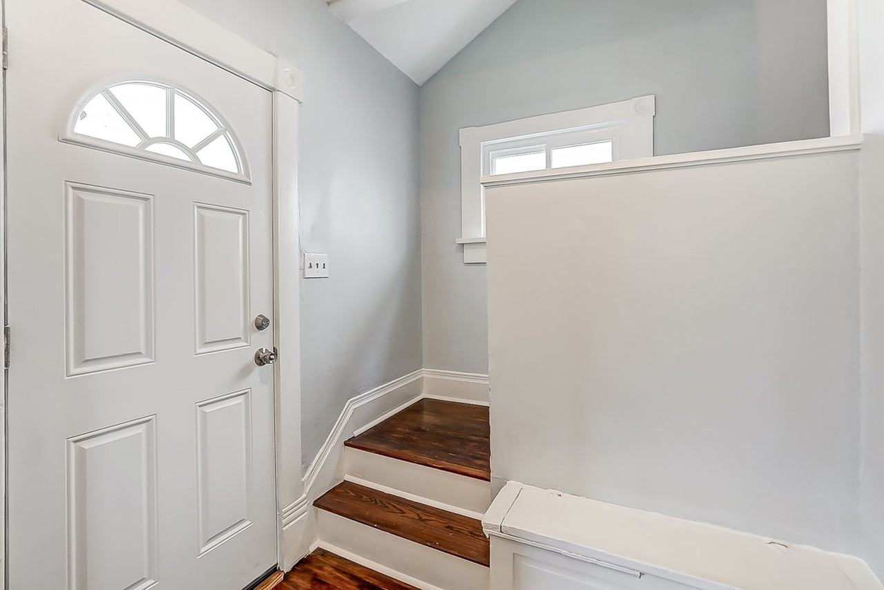 554 Brightwood Ave - Photo 5 of 29