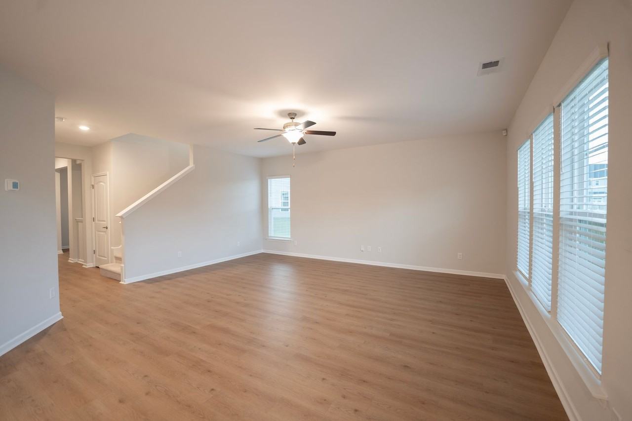 46 Blues Dr - Photo 5 of 30