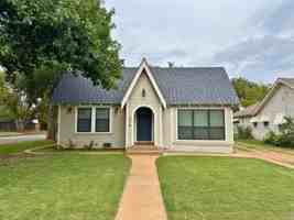 featured image of 1716 Victory Ave