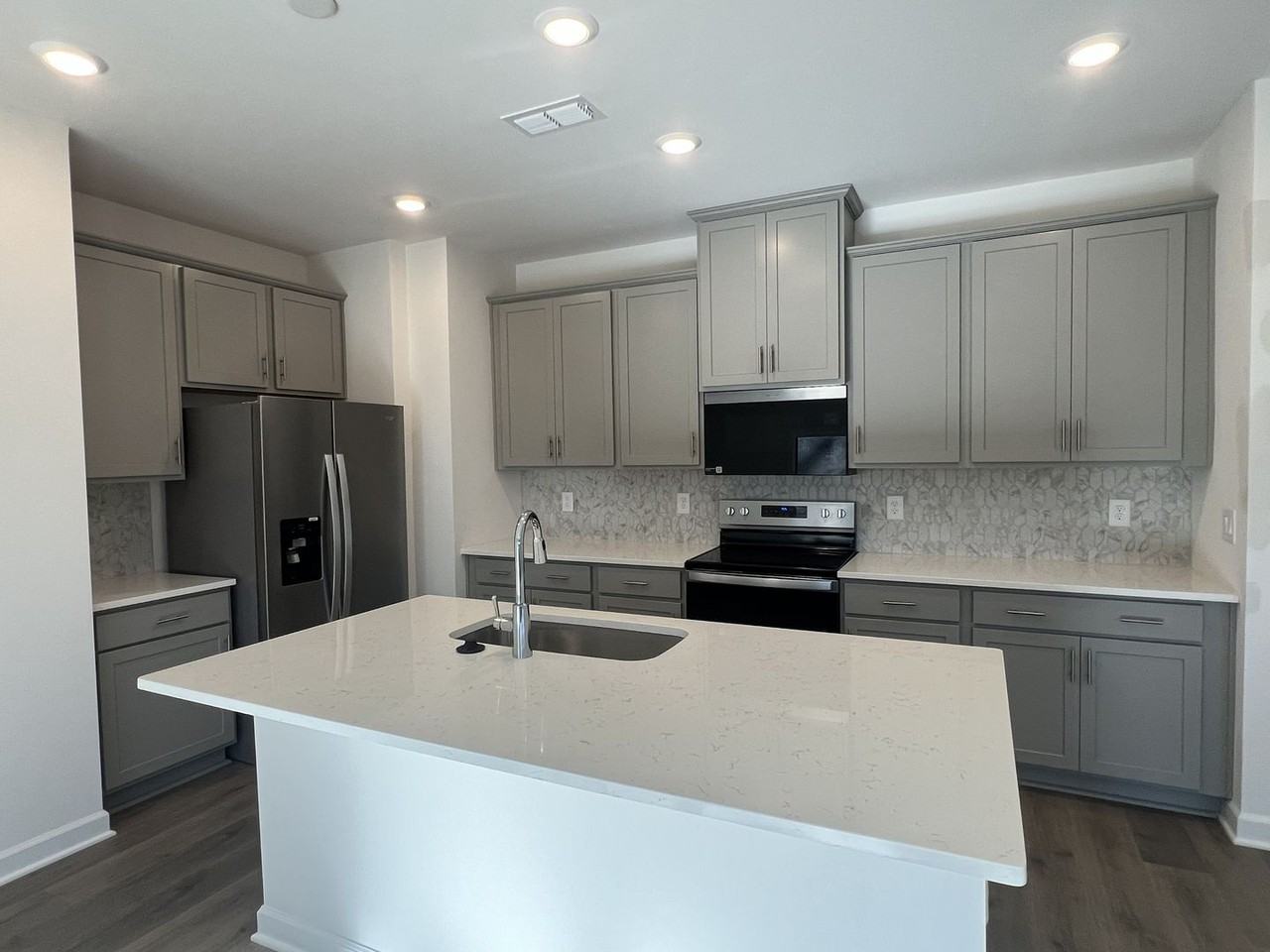 1500 31st St Ne - Photo 3 of 16