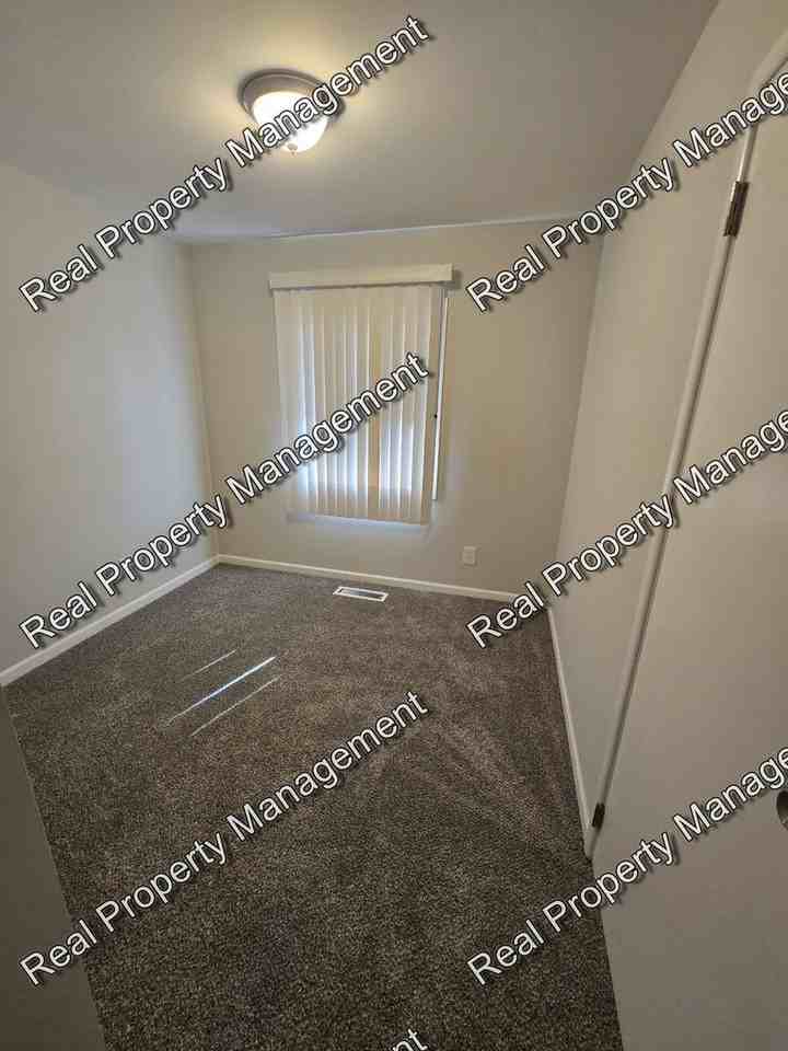 6312 New Hampshire Ave - Photo 7 of 14