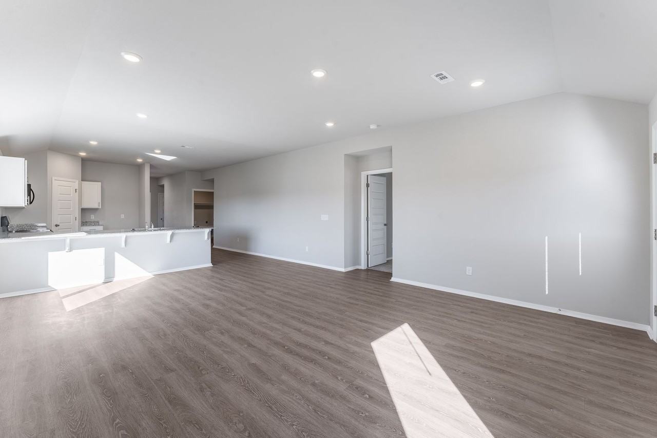 2111 E Annette Dr - Photo 3 of 19