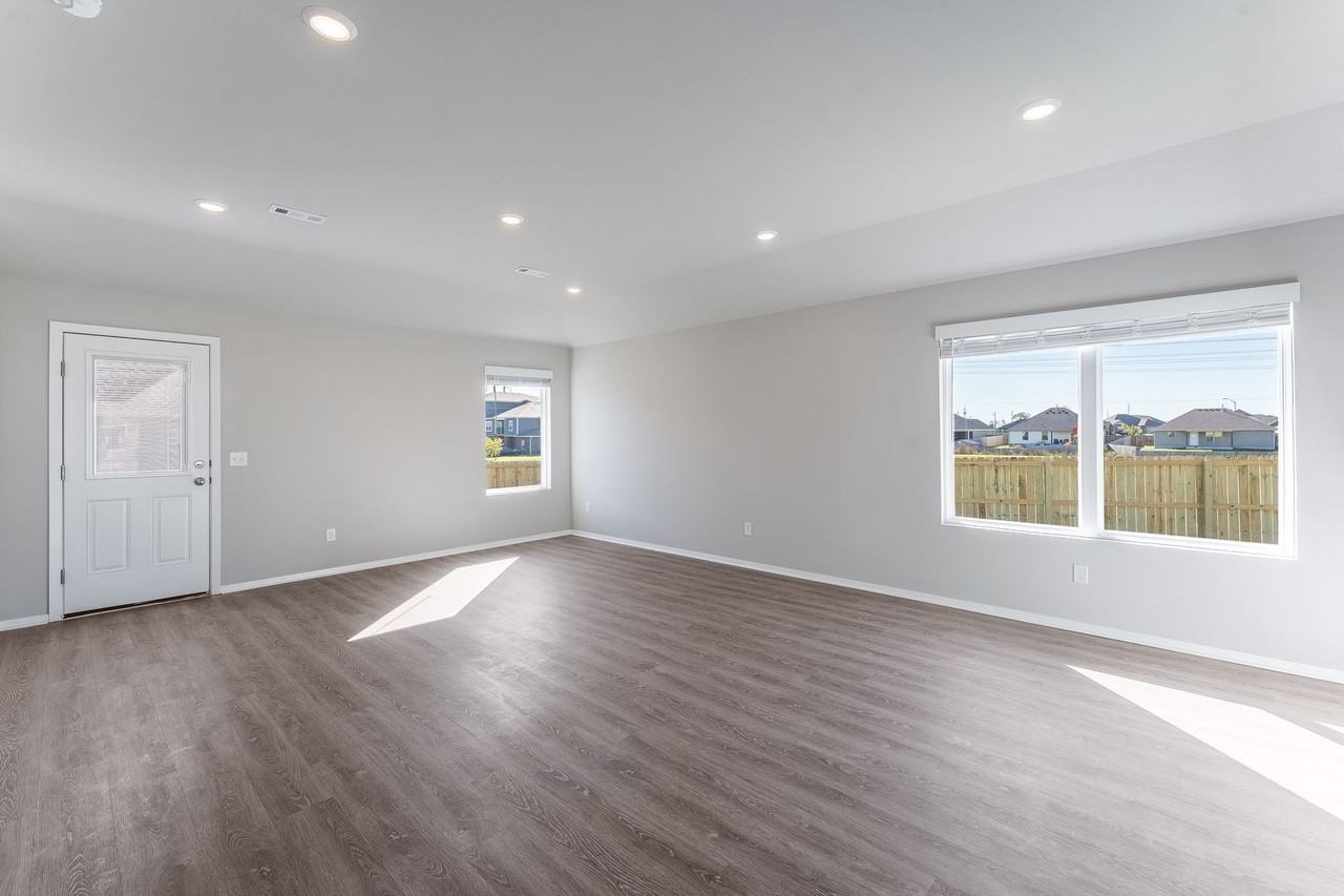 2111 E Annette Dr - Photo 4 of 19