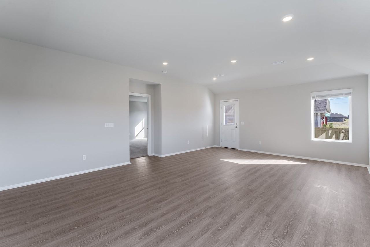 2111 E Annette Dr - Photo 5 of 19