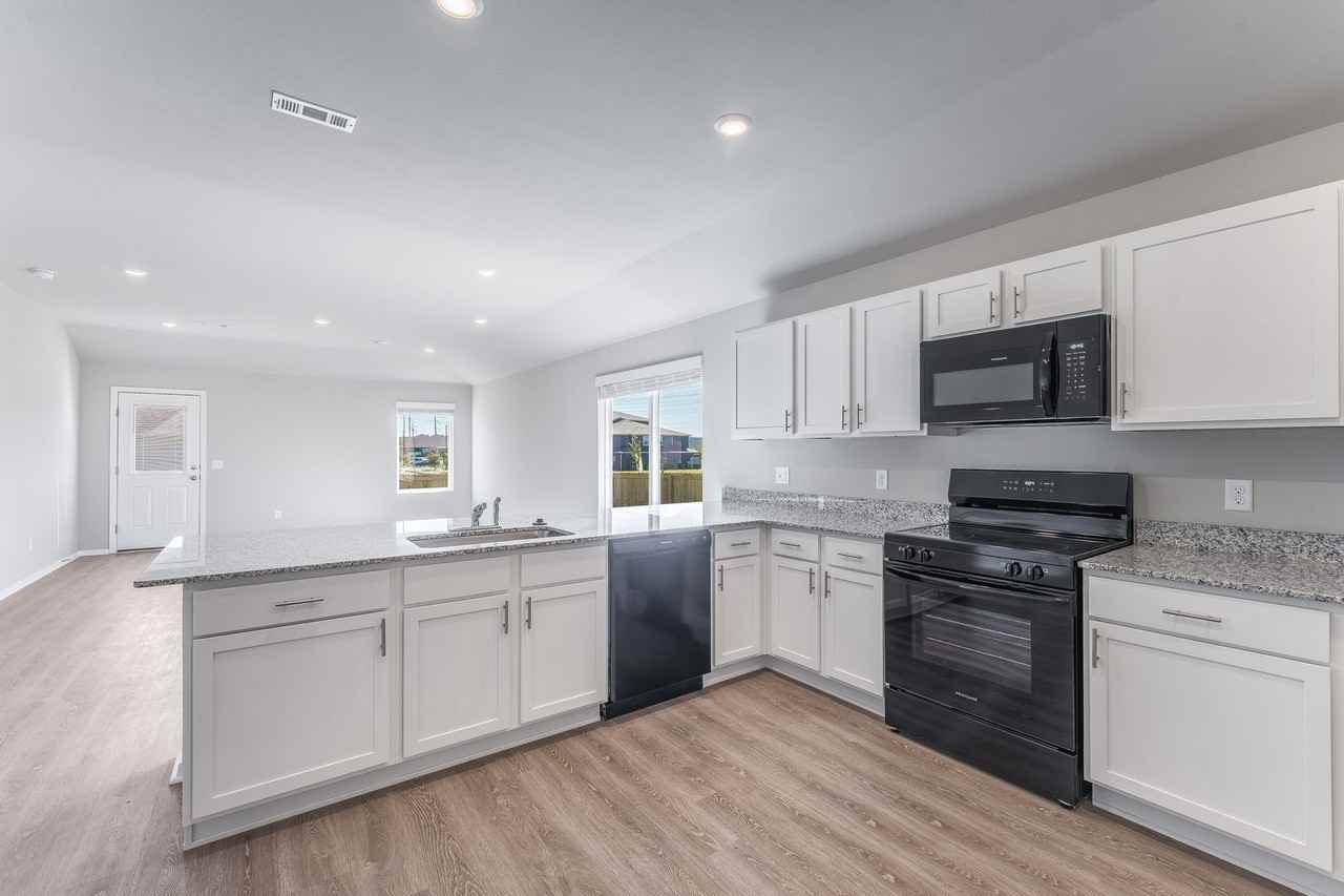 2111 E Annette Dr - Photo 6 of 19