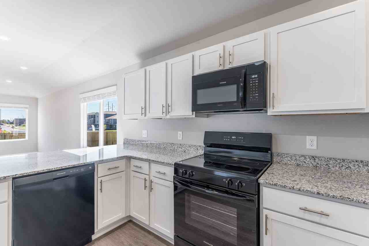 2111 E Annette Dr - Photo 7 of 19