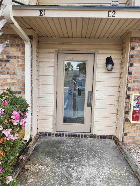 205 Double Eagle Dr - Photo 2 of 32