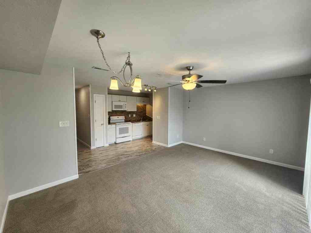 205 Double Eagle Dr - Photo 7 of 32