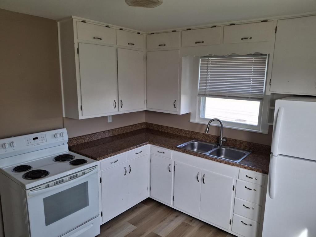 614 5th St - Photo 3 of 8